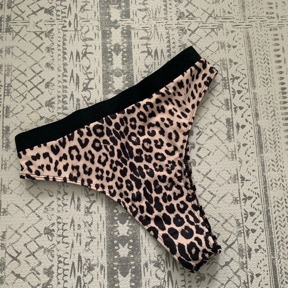 NWOT Shein animal‎ print bikini bottom - Picture 2 of 3